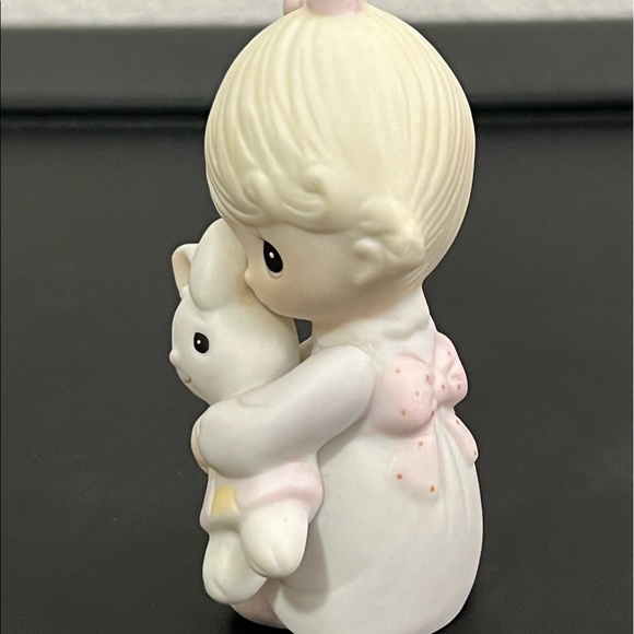 Vintage (1982) Precious Moments Ceramic Figurine - Picture 2 of 6